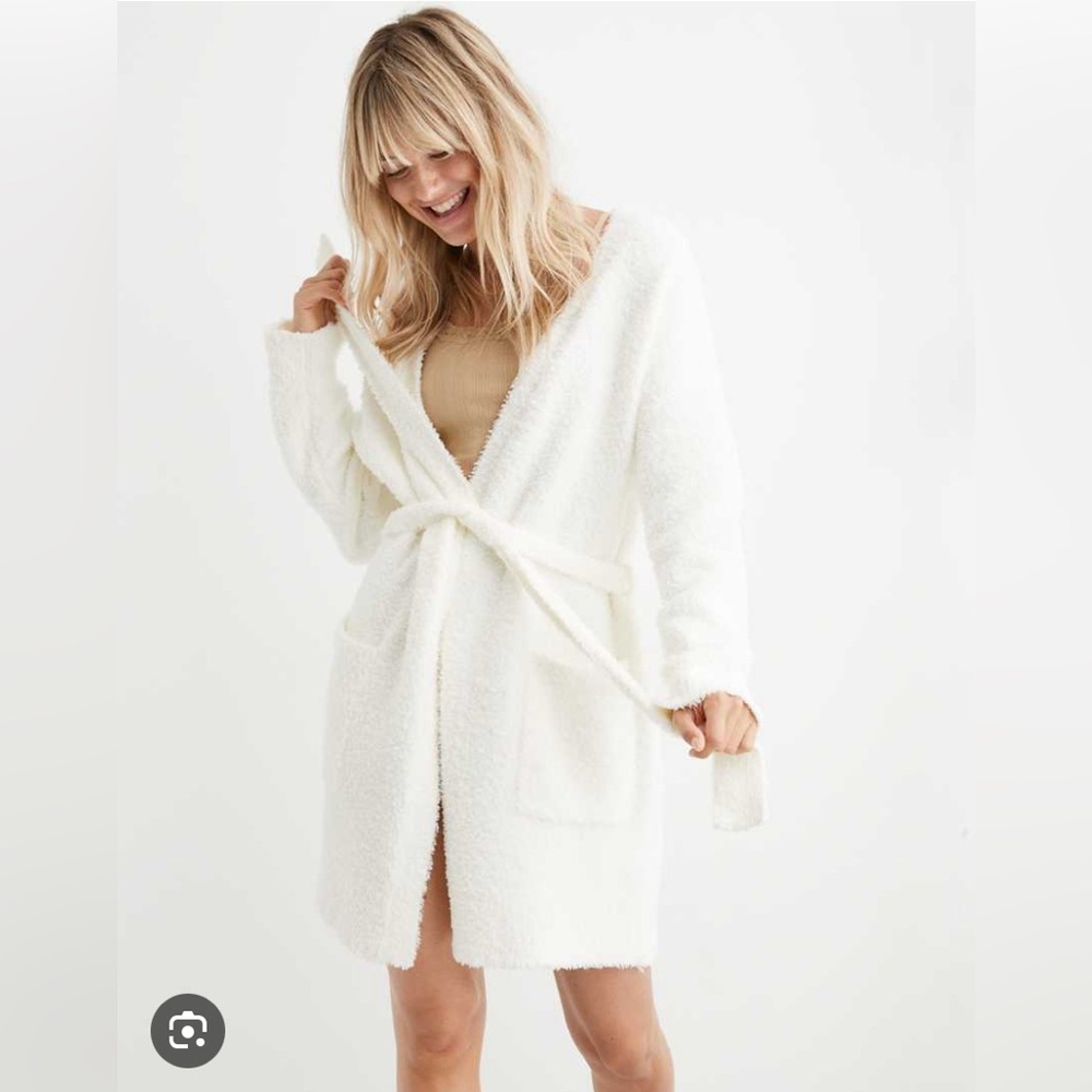 Aerie Marshmallow Sherpa Sleepigan
Robe